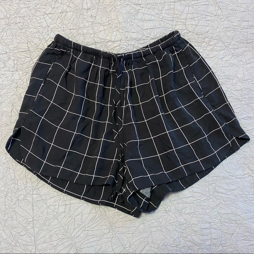 brandy melville eve shorts